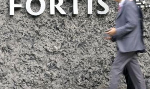 Hai “đại gia” ngân hàng châu Âu bên bờ vực phá sản