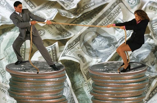 Nhiều người cho rằng, cuộc xung đột tỷ giá giữa hai nền kinh tế lớn nhất thế giới sẽ gây ra những tác hại không đáng có.