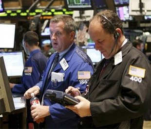Trong ngày, chỉ số S&P 500 luôn luôn có biên độ tăng cao nhất, tiếp theo là Nasdaq và Dow Jones - Ảnh: AP.