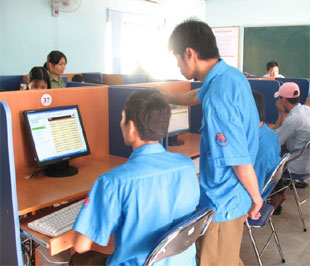 "Còn thiếu sự kết nối, thiếu thông tin giữa cơ quan hoạch định chính sách, nhà đào tạo, người sử dụng lao động và chính người lao động".