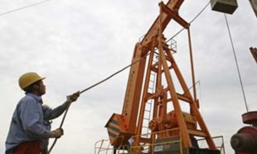 Giá dầu: 20 hay 40 USD/thùng?