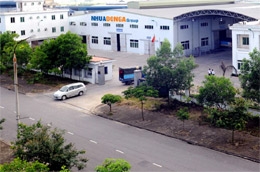 Ngày 8/4, 10 triệu cổ phiếu của Công ty Cổ phần Tập đoàn Nhựa Đông Á (mã DAG) sẽ chính thức giao dịch trên HOSE với giá tham chiếu là 18.000 đồng/cổ phiếu.