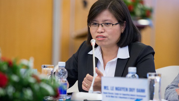 Bà Vương Thị Huyền, Phó tổng giám đốc kiêm giám đốc Khối khách hàng doanh nghiệp.