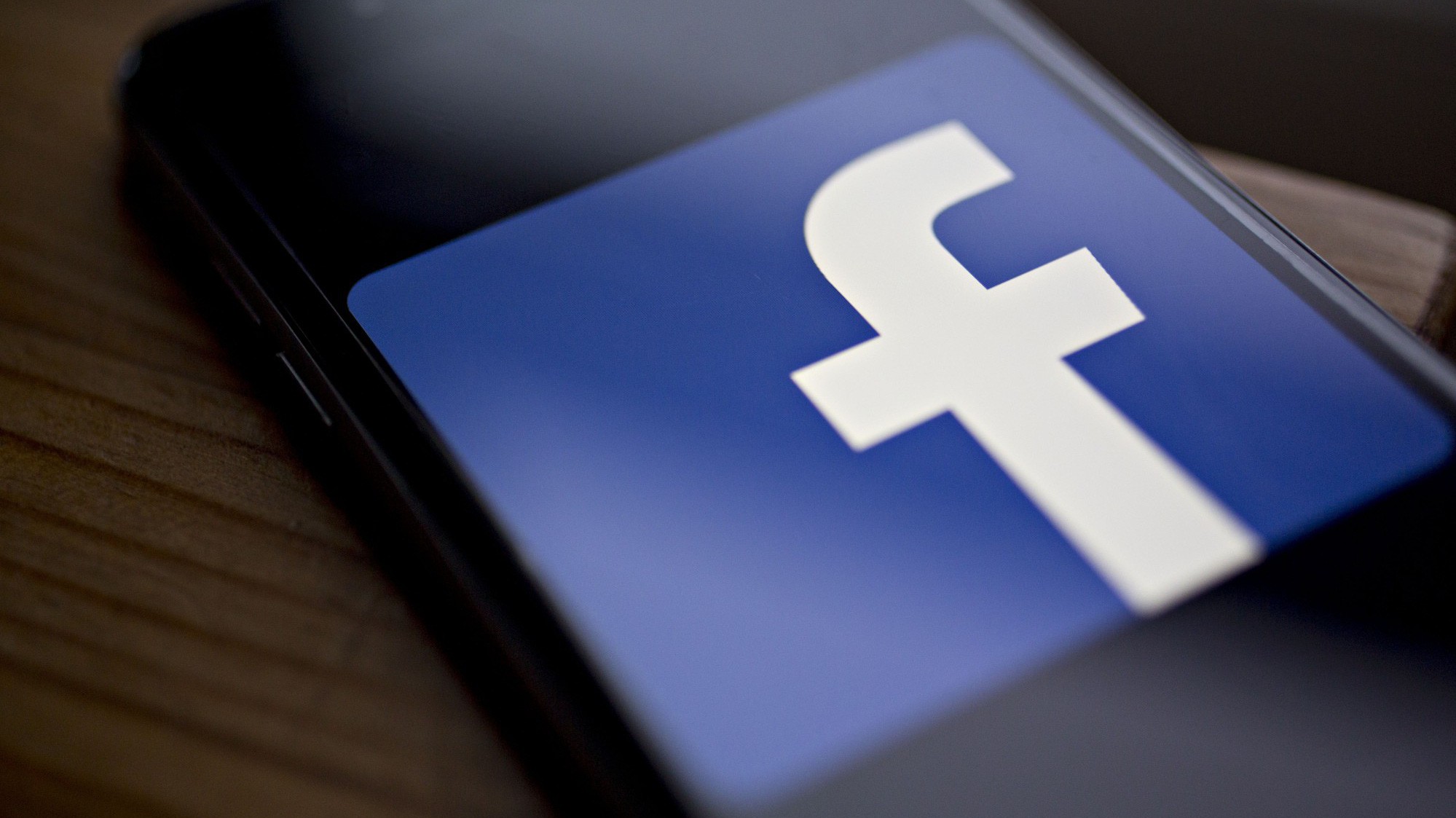 Facebook Inc. mới đây xác nhận đã có thỏa thuận chia sẻ dữ liệu với 4 nhà sản xuất thiết bị tiêu dùng của Trung Quốc, gồm Huawei, Lenovo, OPPO và TCL.