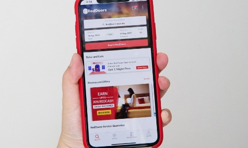 Cựu nhân viên khách sạn thành chủ startup dịch vụ lưu trú triệu USD