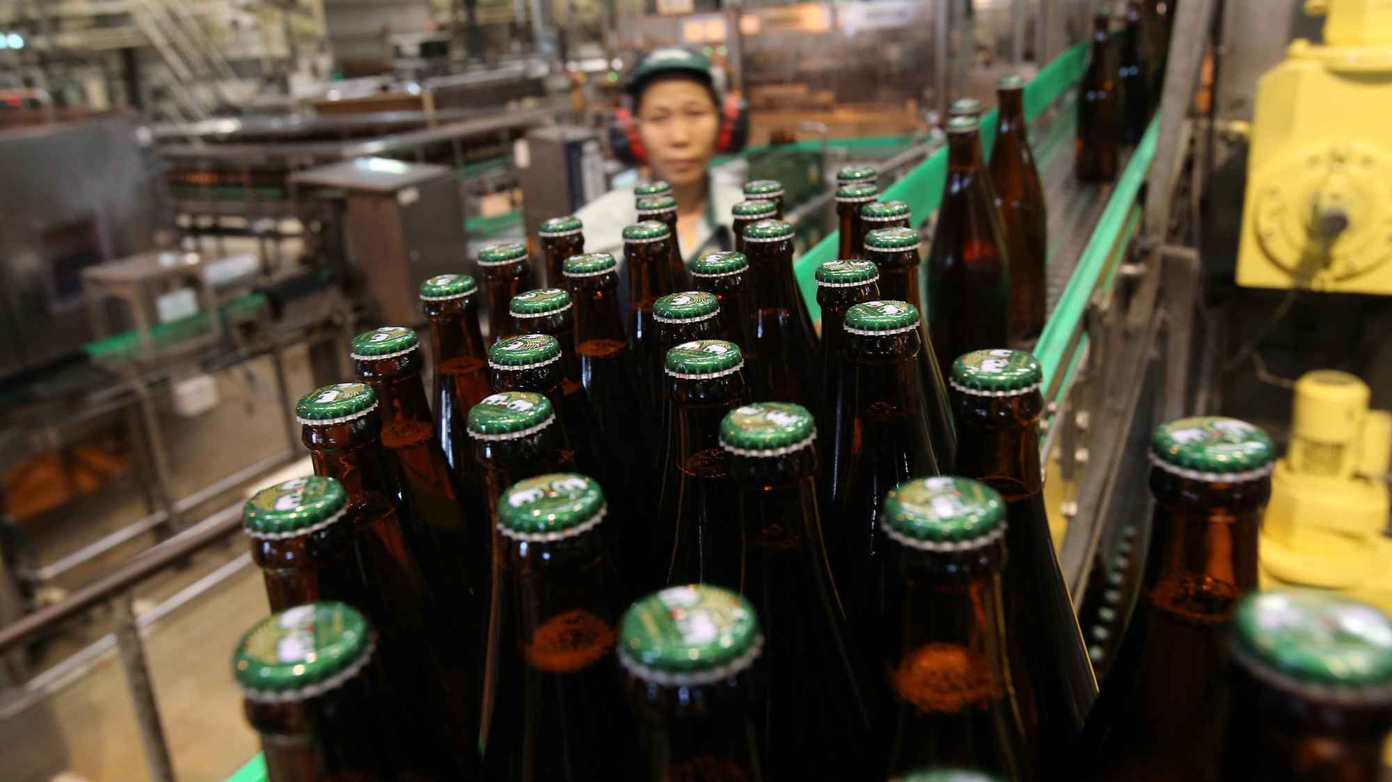Cổ phiếu của ThaiBev đã tăng tới 5,2% trong phiên giao dịch ngày 29/11 tại sàn chứng khoán Singapore - Ảnh: Getty Images.