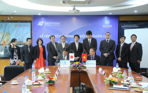 Theo giới thiệu, Bunka Shutter được thành lập năm 1955 tại Tokyo, Nhật Bản và là thương hiệu uy tín trong lĩnh vực sản xuất kinh doanh các loại cửa cuốn và vật liệu xây dựng.