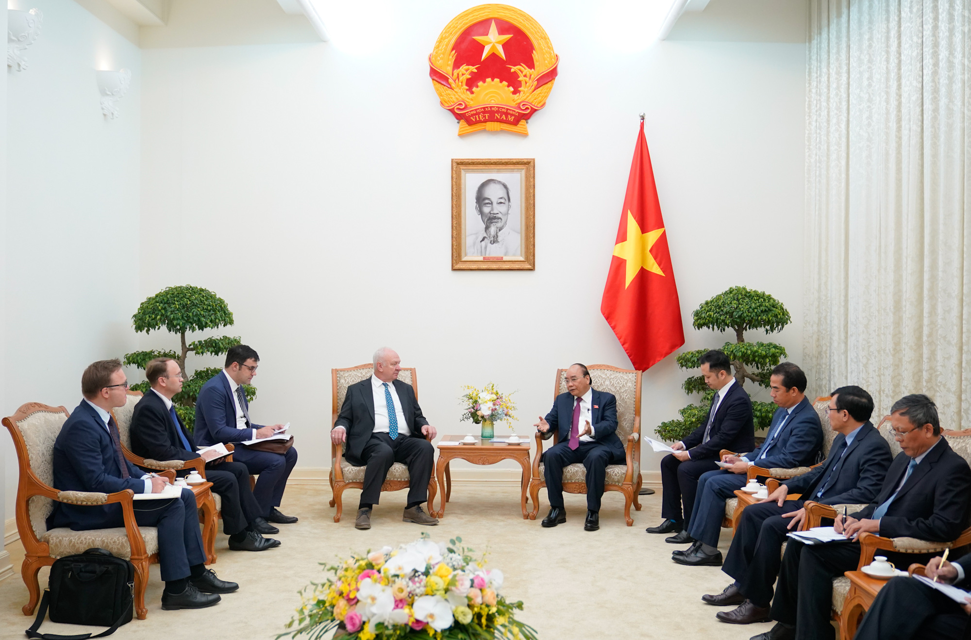Thủ tướng Nguyễn Xuân Phúc tiếp Đại sứ Nga tại Việt Nam - Ảnh: VGP
