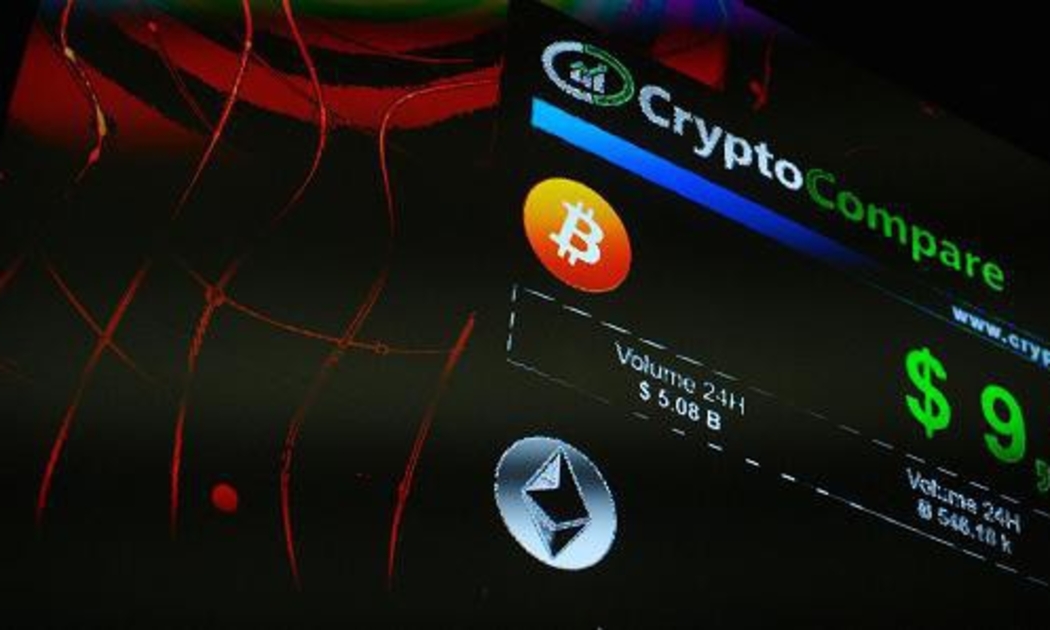 Giá tiền ảo đang chịu áp lực giảm từ việc Google cấm quảng cáo - Ảnh: Bloomberg/CNBC.