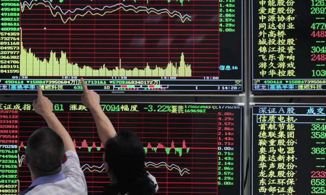 Vào tháng 6/2015, chứng khoán Trung Quốc cán ngưỡng vốn hóa 10 nghìn tỷ USD - Ảnh: WSJ.