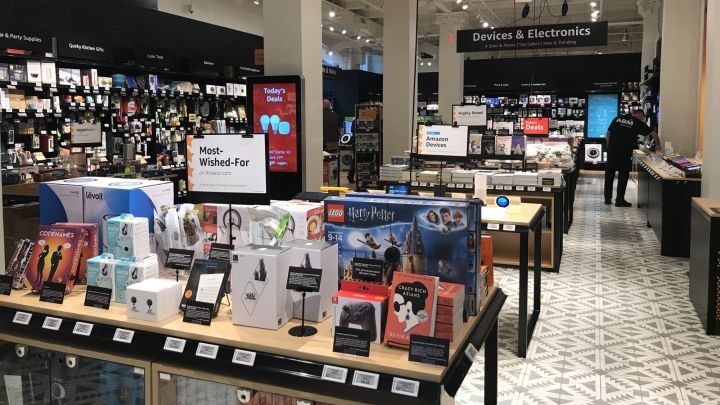 Cận cảnh cửa hiệu bán lẻ truyền thống Amazon vừa mở ở New York - Ảnh 2.