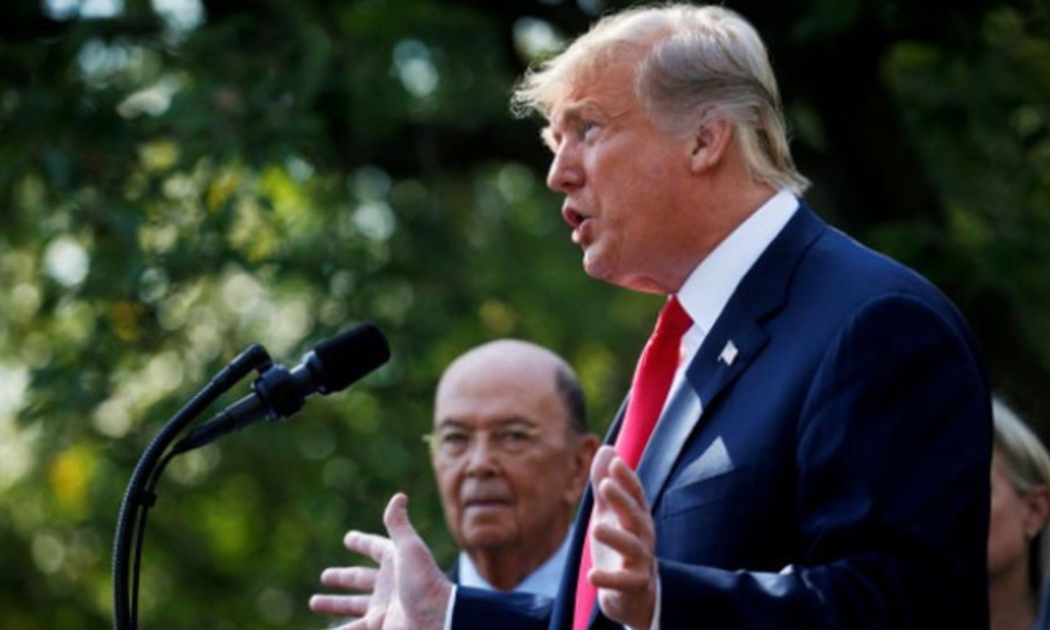 Tổng thống Mỹ Donald Trump phát biểu trong cuộc họp báo tại Vườn Hồng, Nhà Trắng, ngày 1/10 - Ảnh: Reuters.