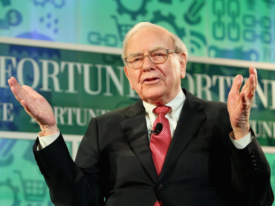 Warren Buffett tiêu khối tài sản gần 90 tỷ USD như thế nào? - Ảnh 1.