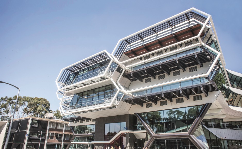 10 trường đại học sản sinh nhiều người siêu giàu nhất châu Á-Thái Bình Dương - Ảnh 2.