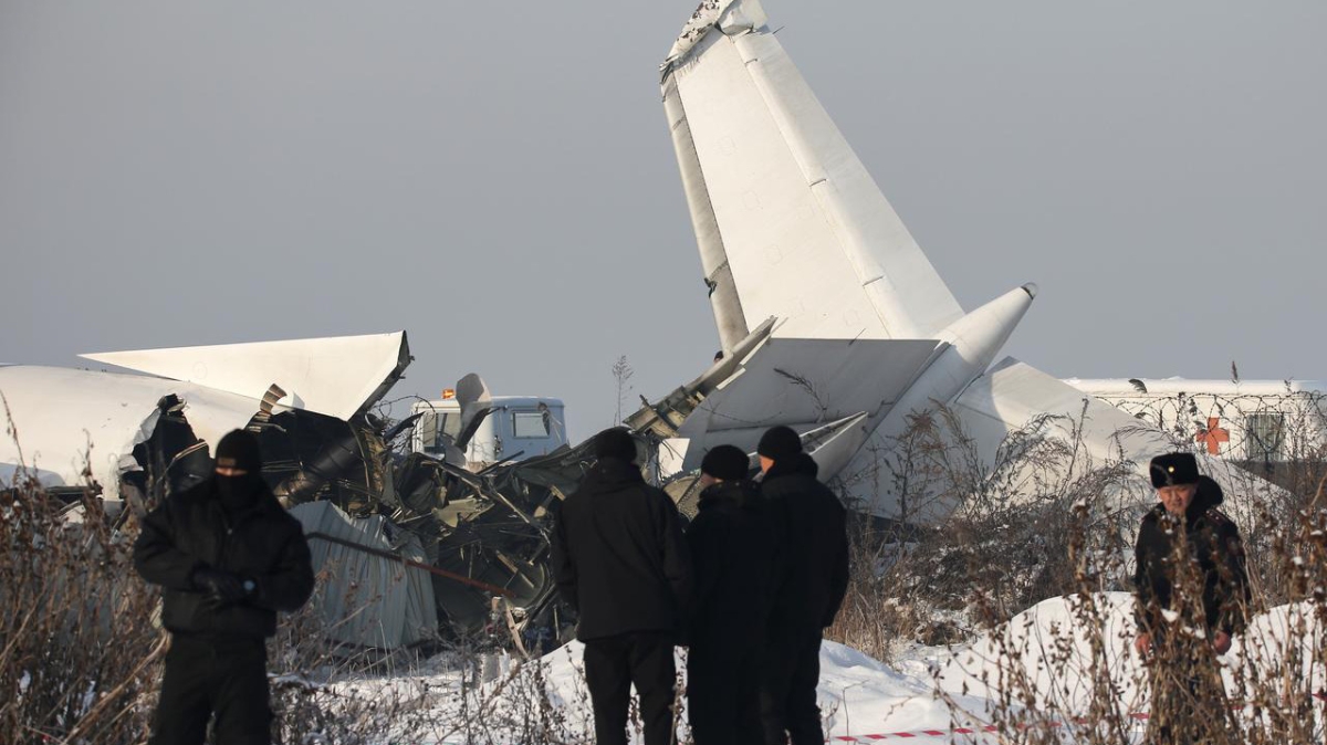 Hiện trường vụ rơi máy báy ở Kazakhstan ngày 27/12 - Ảnh: Reuters.