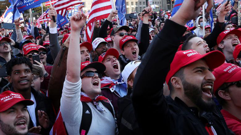 Những người này cho rằng đã xảy ra gian lận, cướp đi chiến thắng của 