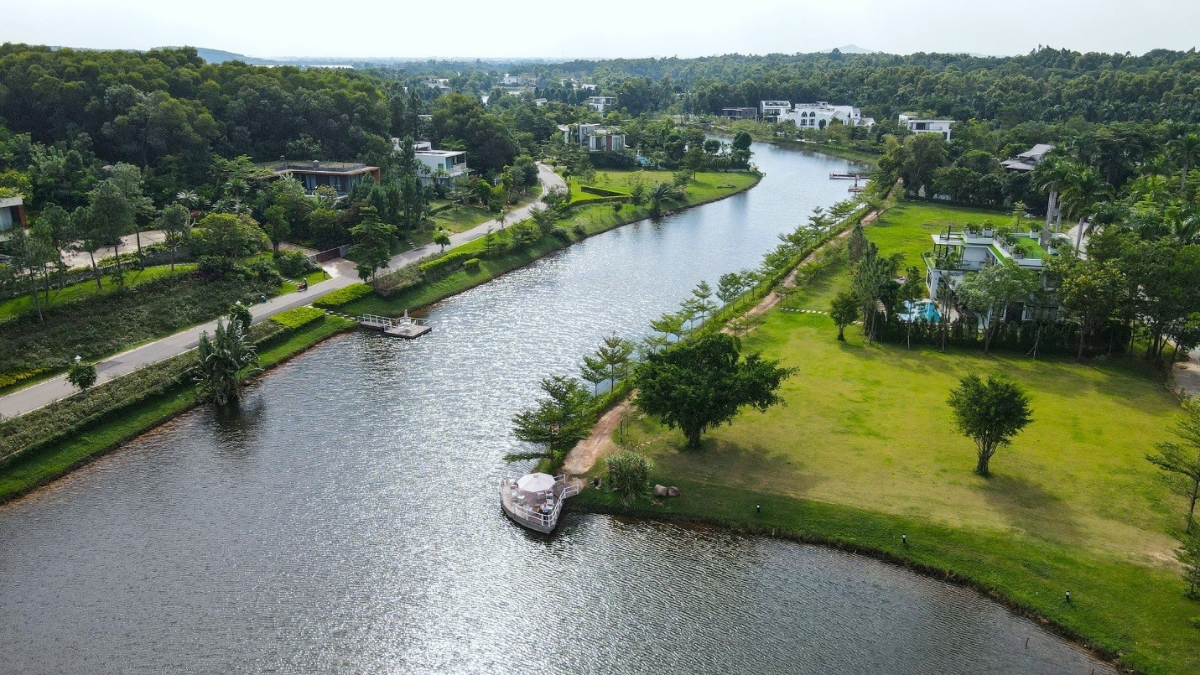 Khoảnh khắc bình yên thư thái cùng tiết thu trong trẻo an nhiên - Ảnh: Hoàng Giang Huy.