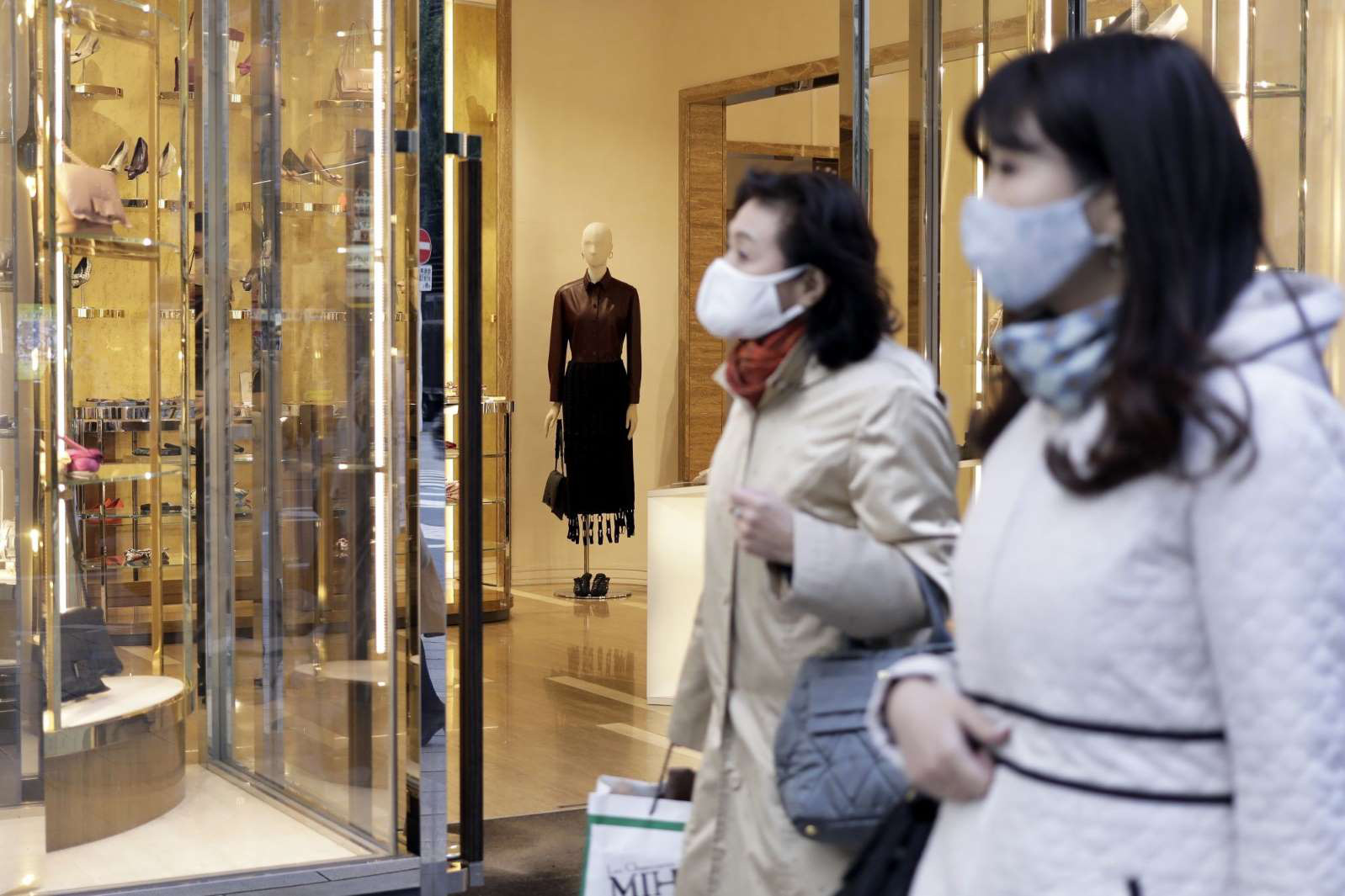 Một cửa hàng cao cấp tại Ginza, Tokyo - Ảnh: Bloomberg