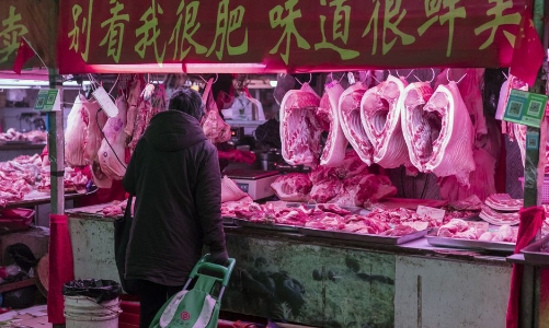 Giá thịt lợn “hạ nhiệt”, CPI Trung Quốc lần đầu giảm sau 11 năm
