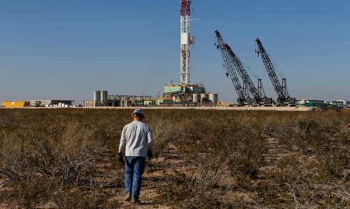 Dầu thô sụt giá sau khi đạt đỉnh gần 1 năm