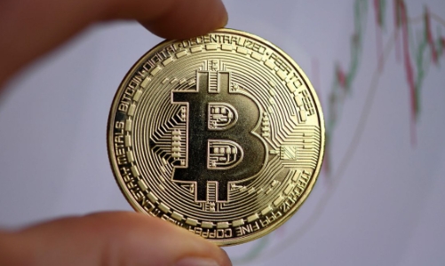 “Cơn sốt” tiền ảo tiếp diễn, Bitcoin tiến sát mốc 50.000 USD