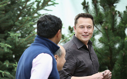 Elon Musk dành khoảng 80 - 100 tiếng mỗi tuần cho công việc - Ảnh: Business Insider.