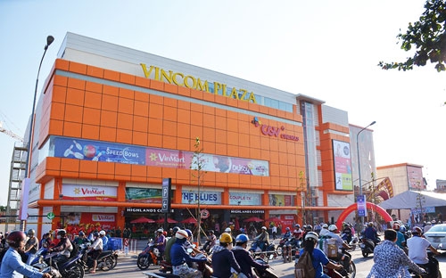 Vincom Plaza Gò Vấp được thiết kế với 6 tầng nổi, là trung tâm thương 
mại thứ hai đi vào vận hành tại địa bàn quận này, sau Vincom Plaza Quang
 Trung.