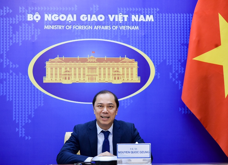 Thứ trưởng Ngoại giao Nguyễn Quốc Dũng tại hội đàm trực tuyến với Bí thư Thường trực Bộ Ngoại giao Thái Lan Thani Thongphakdi - Ảnh: Bộ Ngoại giao