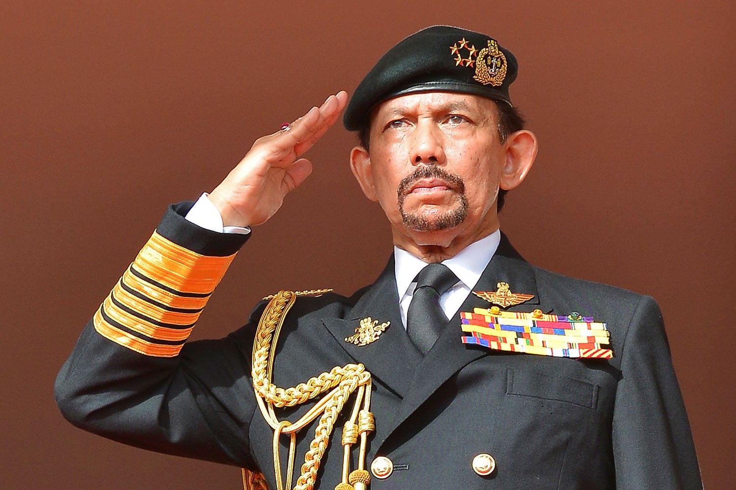 2 Sultan Hassanal Bolkiah, Brunei - Time