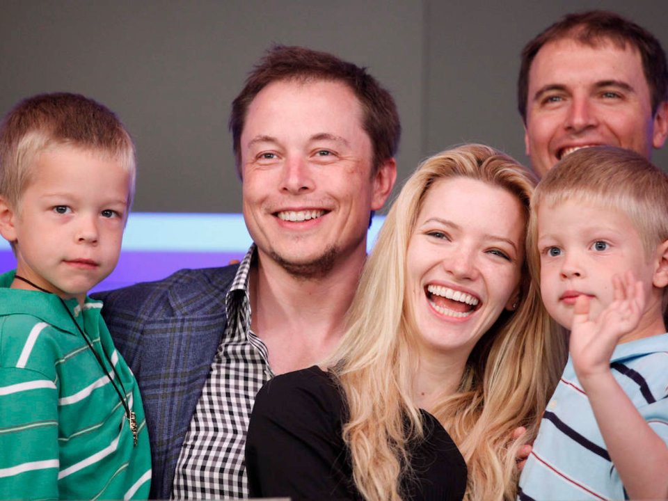 Elon Musk tiêu khối tài sản hơn 23 tỷ USD như thế nào? - Ảnh 13.