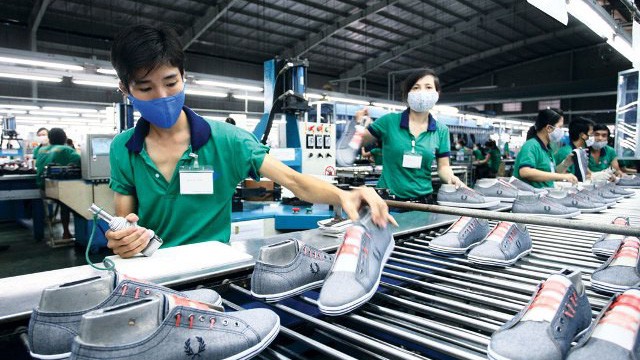 Các bộ, cơ quan, địa phương theo chức năng, nhiệm vụ được giao tiếp tục tập trung hoàn thiện cơ chế, chính sách pháp luật về đầu tư kinh doanh, hỗ trợ doanh nghiệp nhỏ và vừa, hợp tác xã, hộ kinh doanh cá thể. 