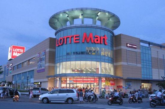 Lotte Mart từng cho biết sẽ đầu tư 5 tỷ USD để xây dựng 30 siêu thị tại Việt Nam trong vòng 15 năm.