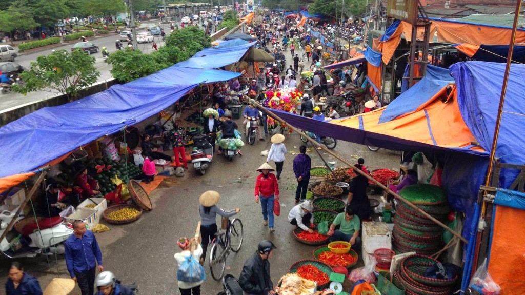 Chợ Long Biên có tính chất chợ đầu mối. Ảnh minh họa