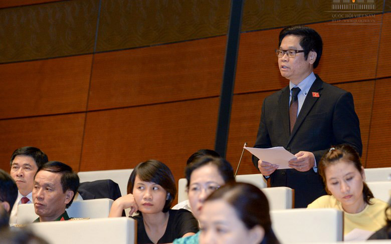 Chủ tịch VCCI Vũ Tiến Lộc phát biểu tại nghị trường.