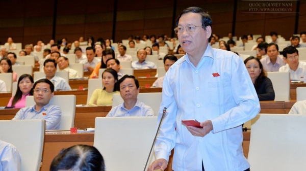 Facebook nếu có làm sai sao lại chỉ “vỗ vai”?