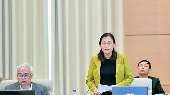 Chủ nhiệm Uỷ ban Tư pháp Lê Thị Nga nêu thực tế các uỷ ban của Quốc hội vùi đầu vào làm luật, không còn thời  gian nào mà đi giám sát