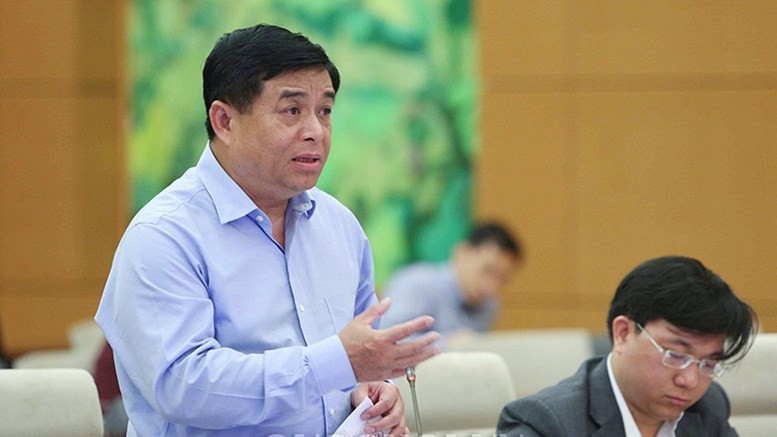 Bộ trưởng Bộ Kế hoạch và Đầu tư Nguyễn Chí Dũng phát biểu tại phiên thảo luận.