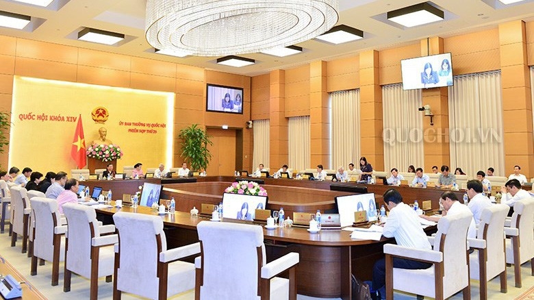 Toàn cảnh phiên họp ngày 13/7 của Uỷ ban Thường vụ Quốc hội