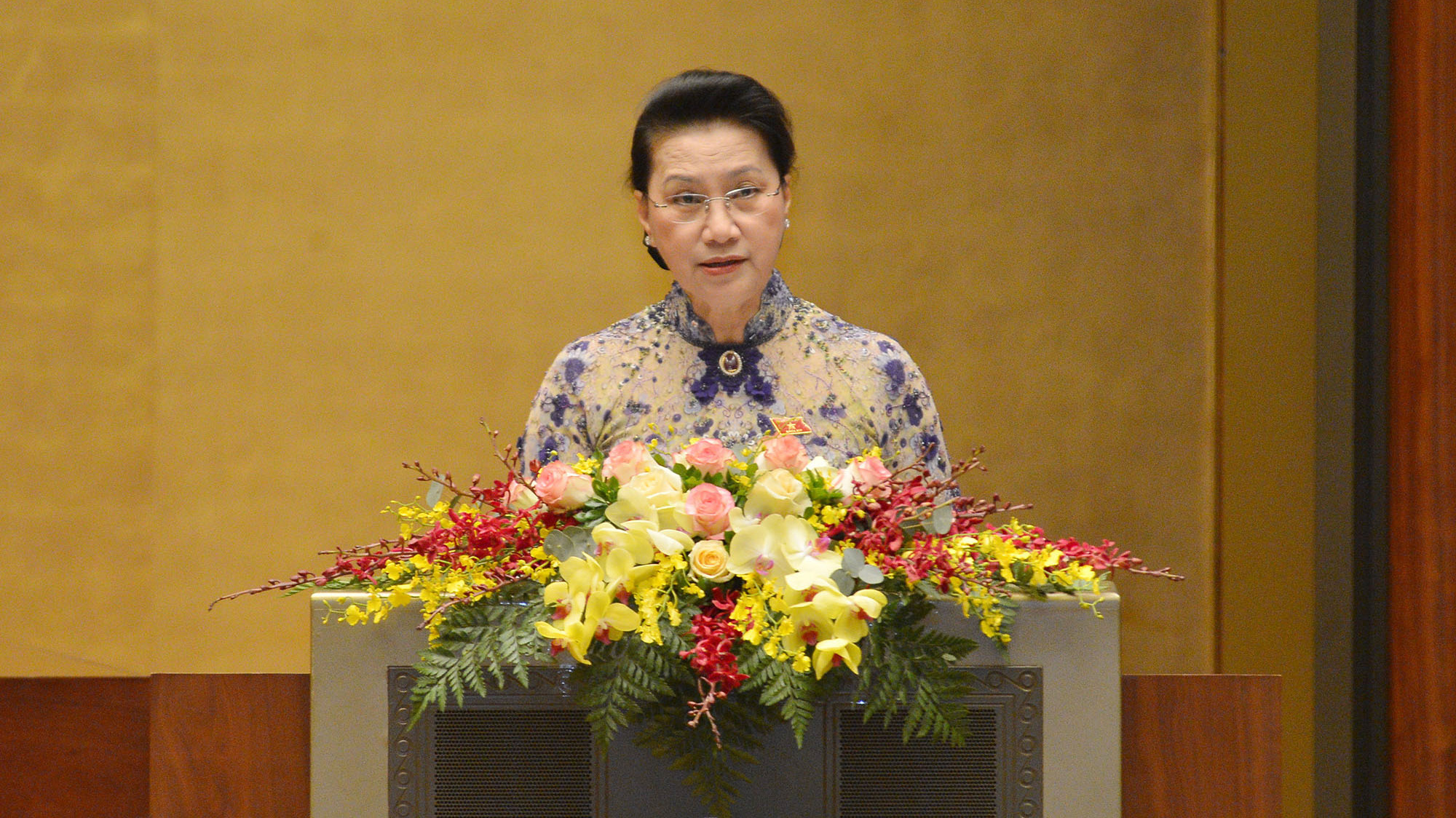 Chủ tịch Quốc hội Nguyễn Thị Kim Ngân trình bày dự thảo Báo cáo công tác nhiệm kỳ khoá 14 của Quốc hội - Ảnh: Quochoi.vn
