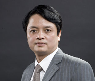 "Trong lúc một số ngân hàng trên thế giới bị đổ bể, sẽ dư thừa một lượng lớn nhân lực giỏi và họ sẽ dồn số nhân lực này đến các ngân hàng của họ tại Việt Nam".