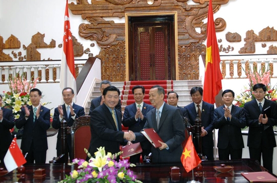 Thủ tướng Nguyễn Tấn Dũng chứng kiến lễ ký giữa các bên ngày 28/10.