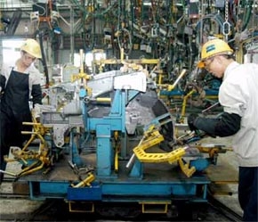 Sự chậm phát triển của công nghiệp phụ trợ ở Việt Nam cũng đang khiến các nhà đầu tư gặp nhiều khó khăn.