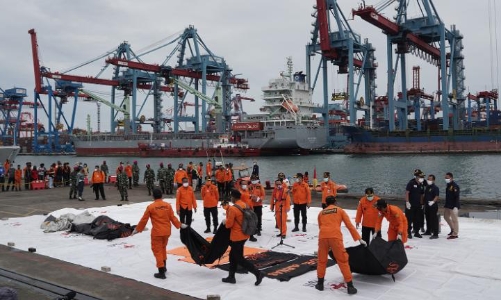 Hiện trường máy bay rơi làm 62 người chết ở Indonesia