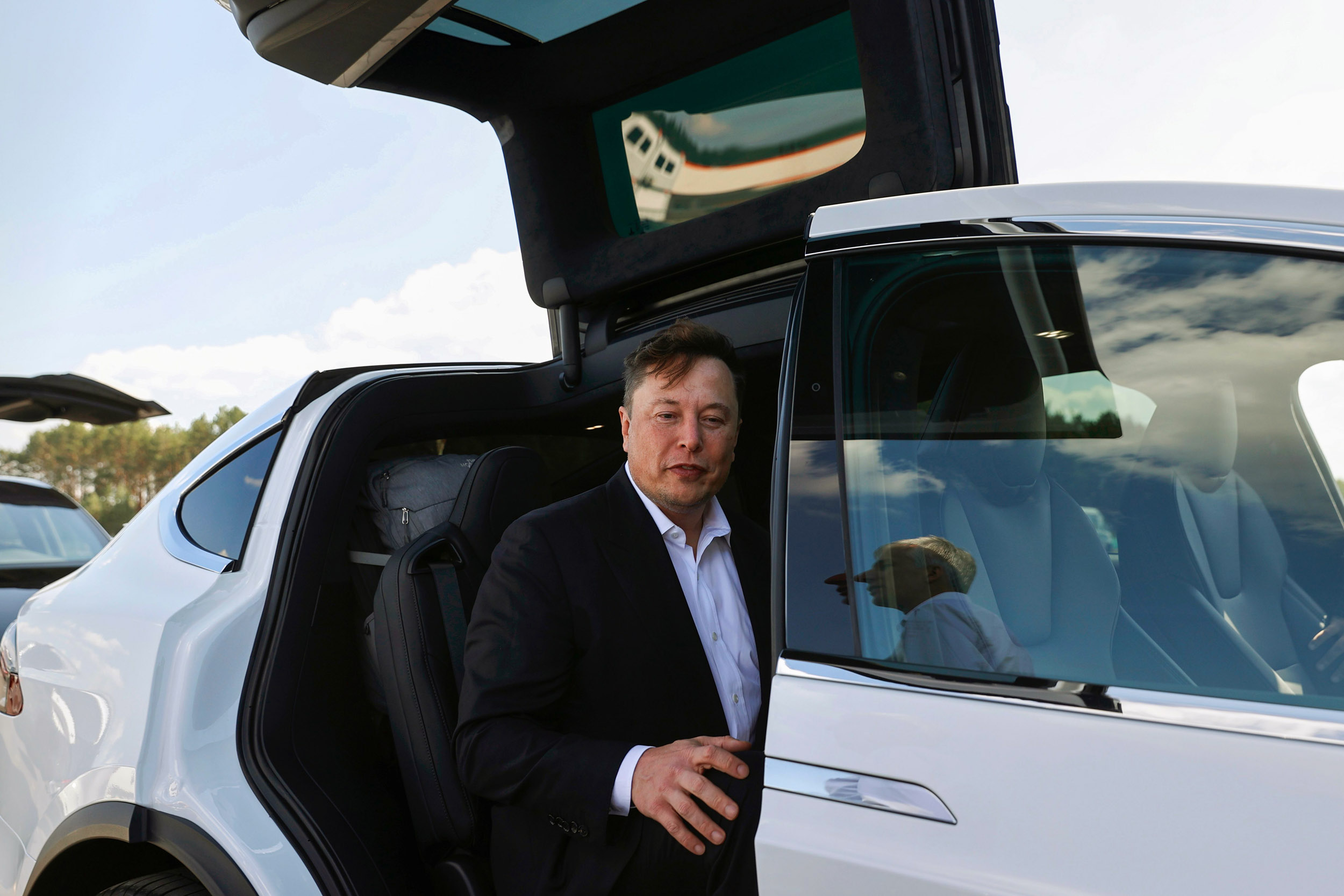 Việc Tesla đổi tên chức danh của các vị trí chủ chốt trong công ty khiến nhiều người bất ngờ và khó hiểu - Ảnh: Twitter