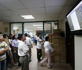 Hiện tại, có 87 công ty chứng khoán đã được cấp phép, và nhiều hồ sơ vẫn còn đang chờ được cấp phép.