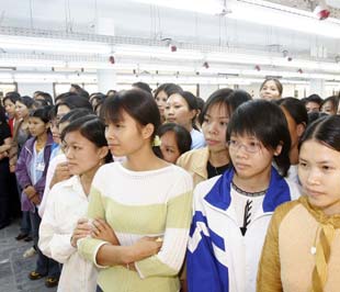 Thị trường lao động sẽ tiếp tục xu hướng giảm cầu, chủ yếu là lao động phổ thông và trung cấp.