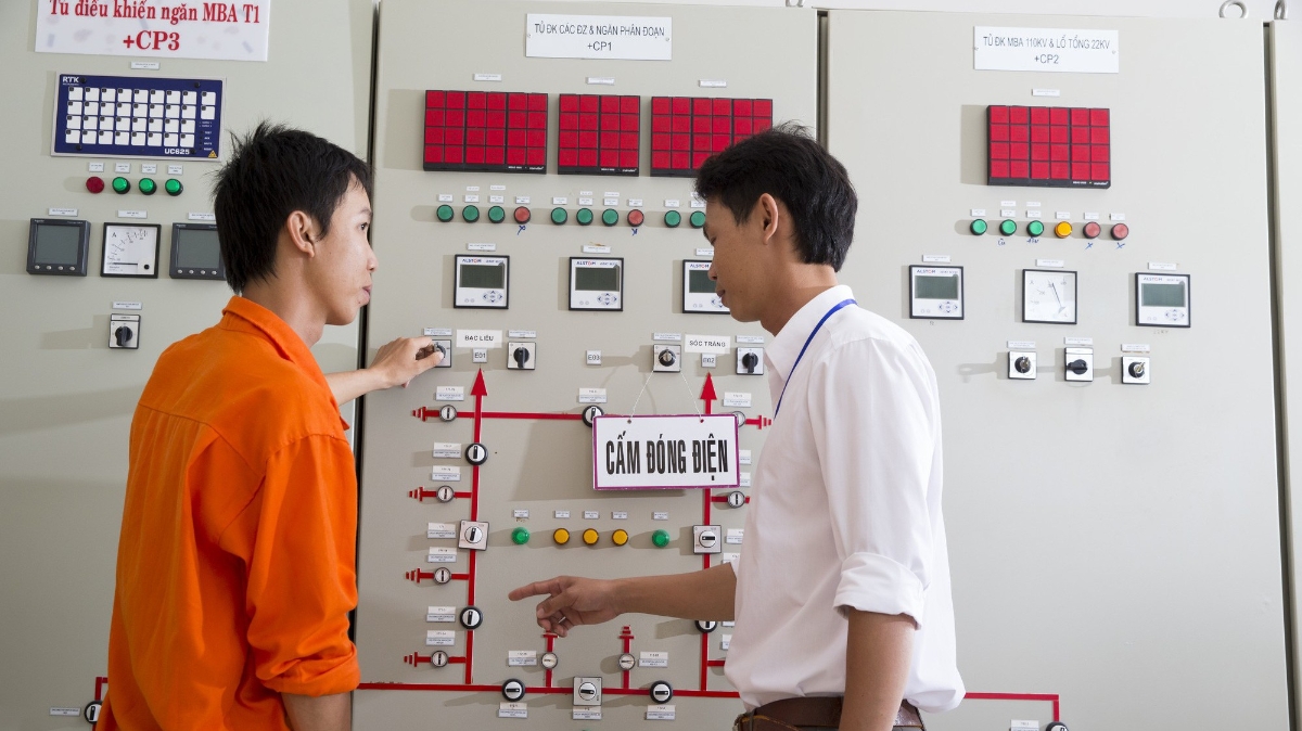 Tuy còn nhiều khó khăn, thách thức nhưng với các chính sách khuyến khích mạnh mẽ từ trung ương đến địa phương trong công tác sử dụng năng lượng tiết kiệm, hiệu quả sẽ là cơ hội cho các doanh nghiệp hiện nay.