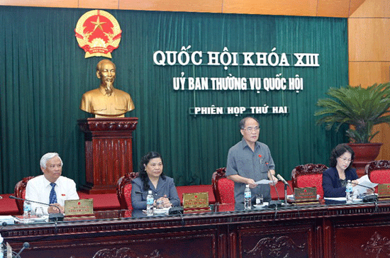 Ủy ban Thường vụ Quốc hội xem xét việc giải quyết kiến nghị của cử tri.