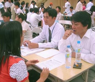 Hà Nội tăng số phiên giao dịch việc làm từ một lên hai phiên/tháng.