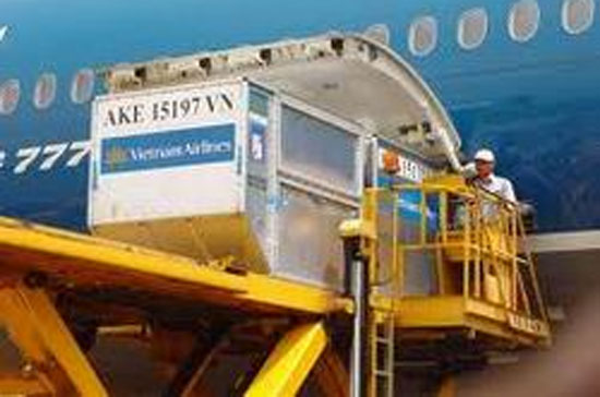 Miễn thuế đối với hàng nhập khẩu gửi qua chuyển phát nhanh dưới 1 triệu đồng.